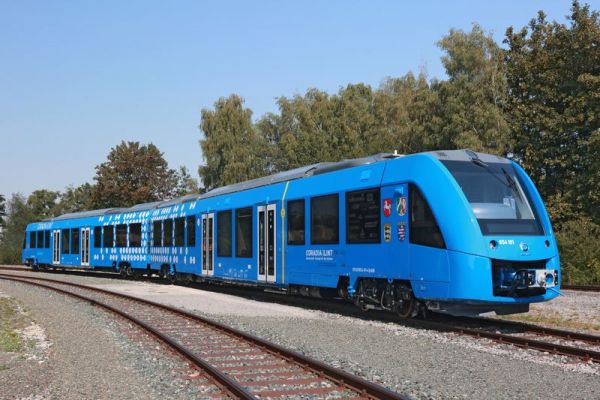 hydrogen-fuel-cells-train-01