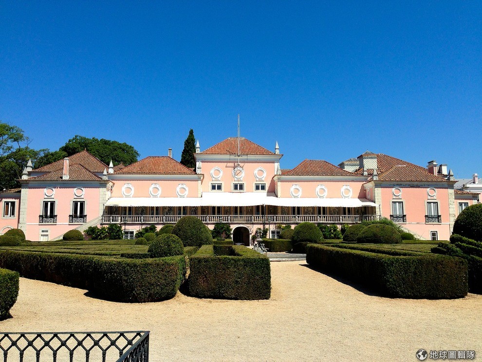 the-worlds-most-beautiful-13-presidential-palace-02