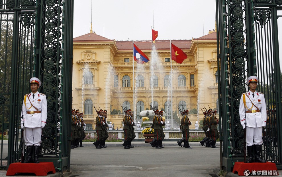 the-worlds-most-beautiful-13-presidential-palace-08