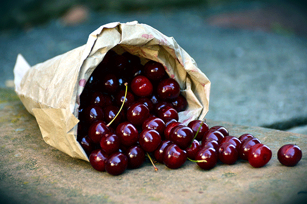 blood-enriching-fruit-cherries-01